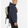 ArcTeryx-Gamma-Lightweight-Hoody-Black-Sapphire-X000007669-Nuten-Sport-3